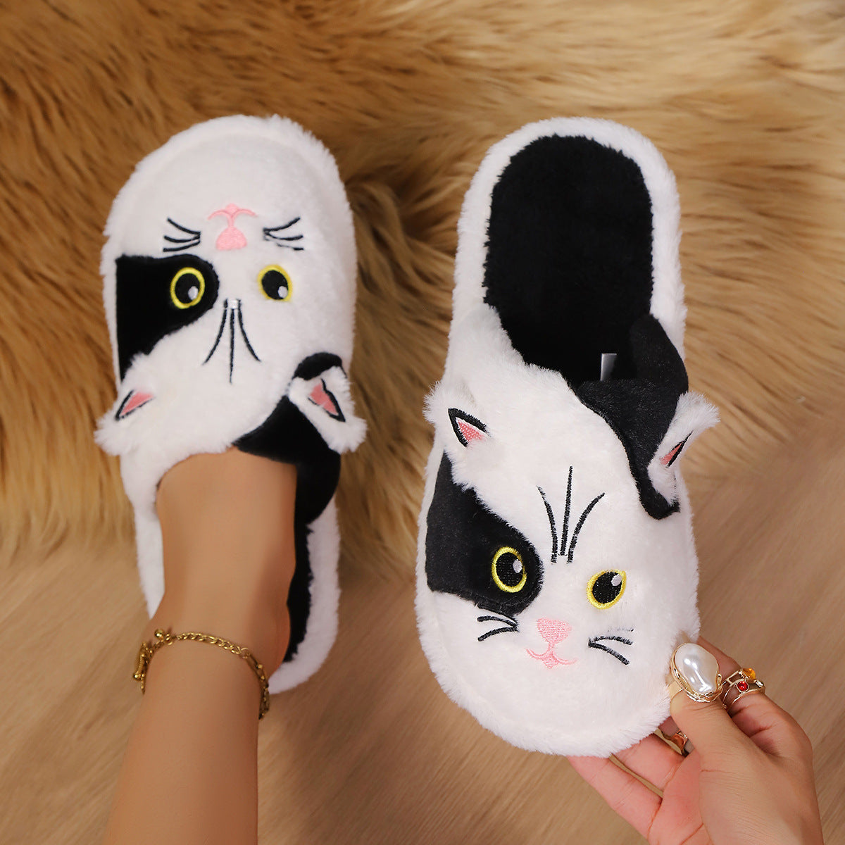 Women's Cotton Slippers Minimalist Design Winter Cartoon Pattern