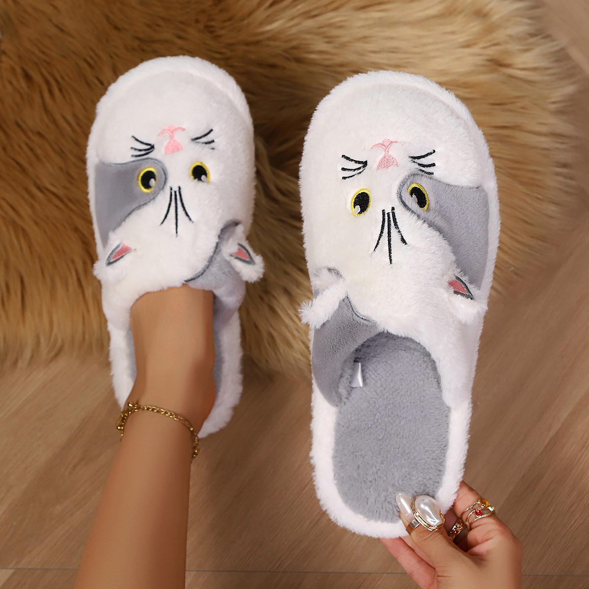 Women's Cotton Slippers Minimalist Design Winter Cartoon Pattern